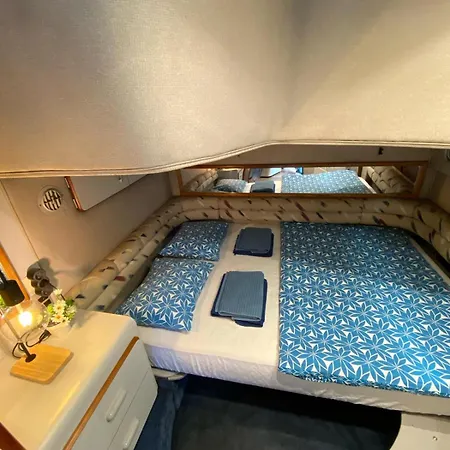 Hotel na wodzie Yate En , Experiencia Unica Gijón