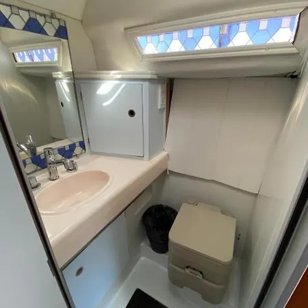 Hotel na wodzie Yate En , Experiencia Unica Gijón