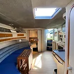 Yate En , Experiencia Unica Botel
