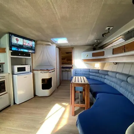 Yate En , Experiencia Unica Botel Gijón