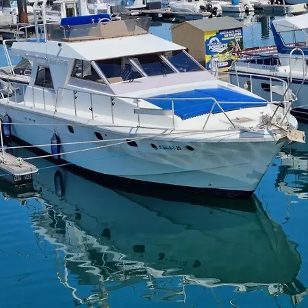 Botel Yate En , Experiencia Unica Gijón