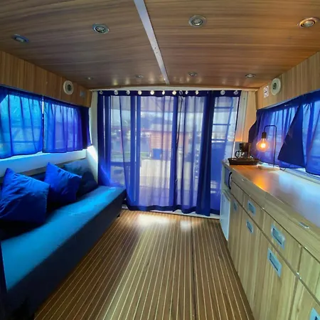 Yate En , Experiencia Unica Botel Gijón