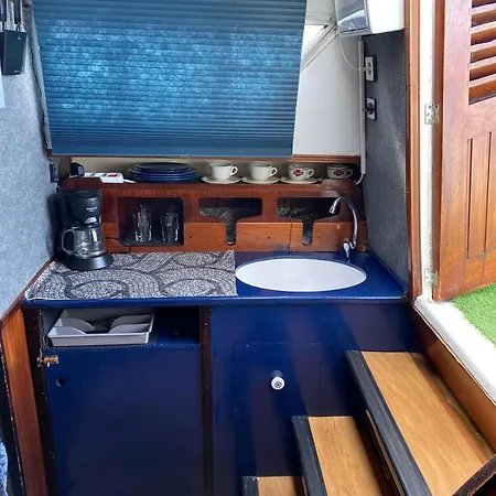 Yate En , Experiencia Unica Botel Gijón