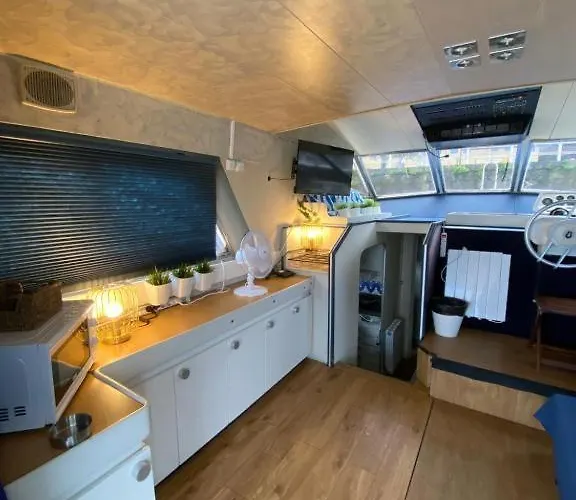 Yate En , Experiencia Unica Bateau-hôtel Gijón