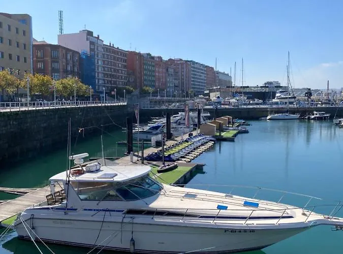 Yate En , Experiencia Unica Hotel na wodzie