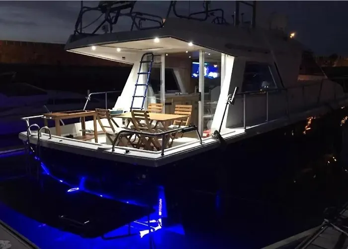 Hotel na wodzie Yate En , Experiencia Unica Gijón