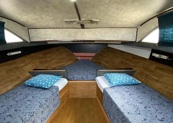 Yate En , Experiencia Unica Hotel na wodzie